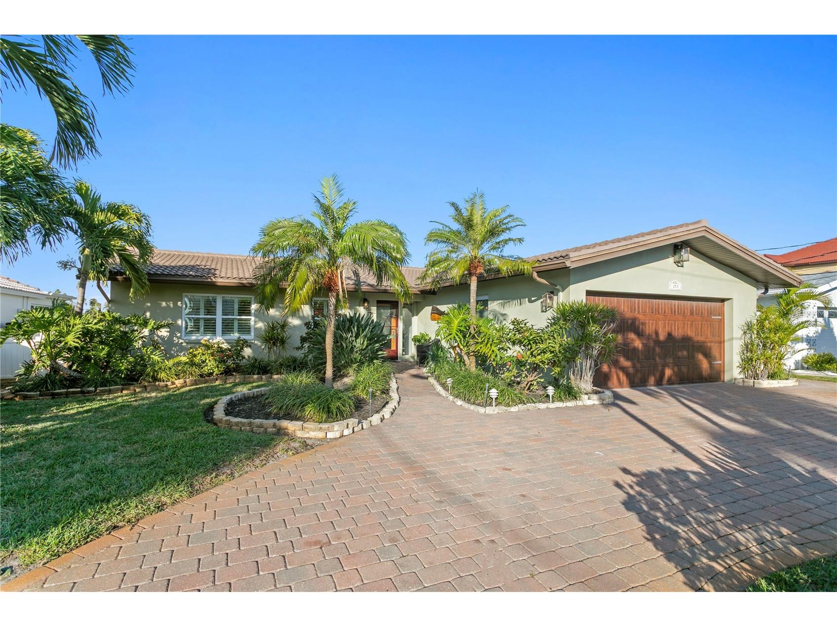 253 Hermosita Drive Saint Pete Beach FL 33706 - PASS A GRILLE BACK CHANNEL TB8462364 image2