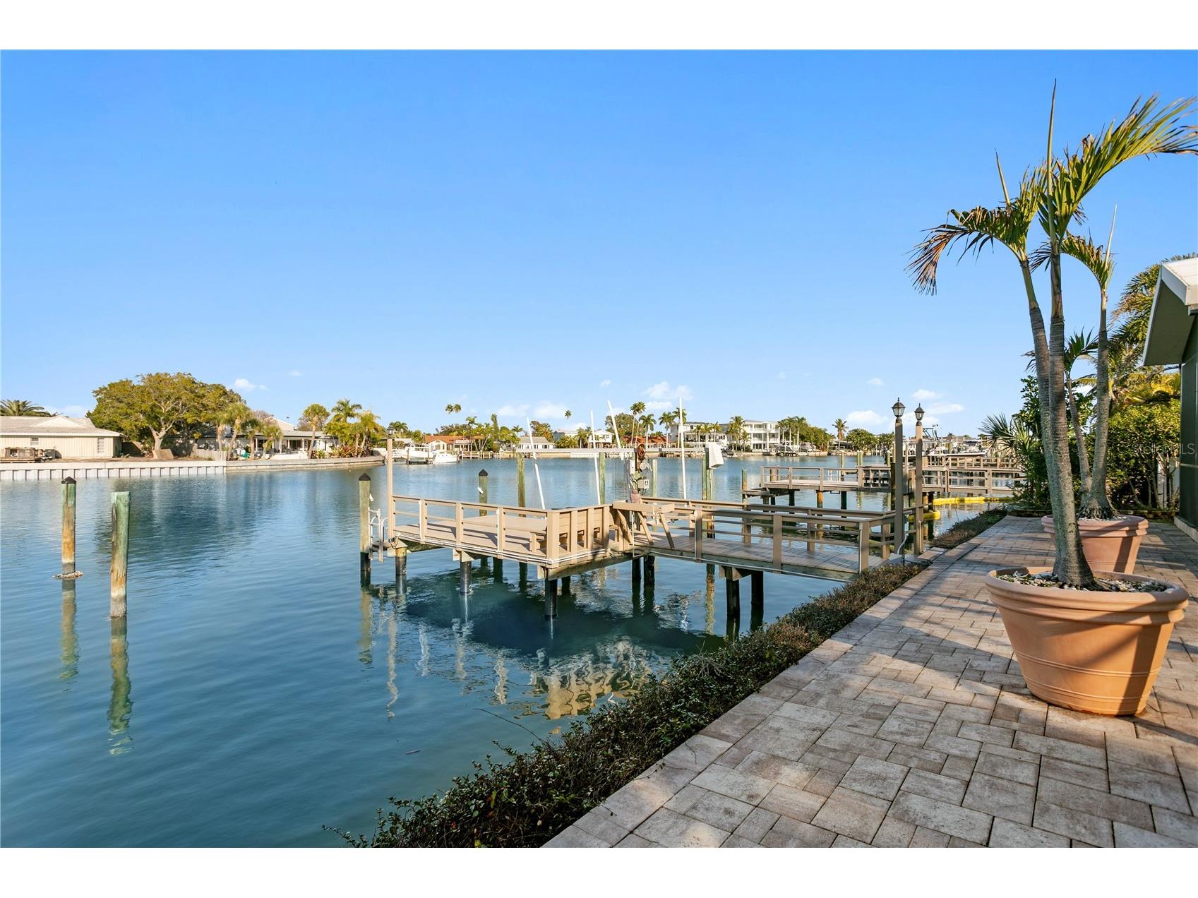 253 Hermosita Drive Saint Pete Beach FL 33706 - PASS A GRILLE BACK CHANNEL TB8462364 image32