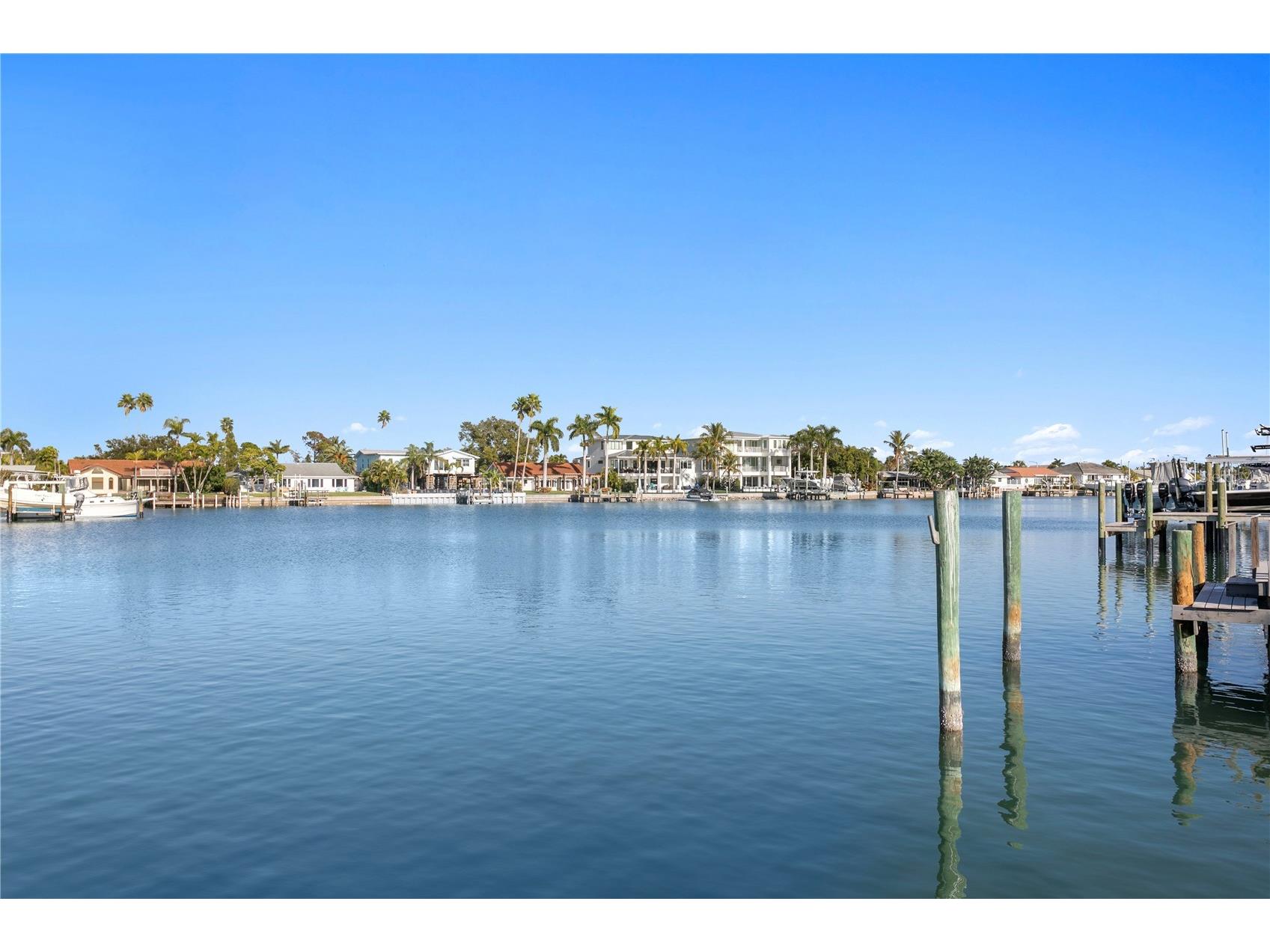 253 Hermosita Drive Saint Pete Beach FL 33706 - PASS A GRILLE BACK CHANNEL TB8462364 image36
