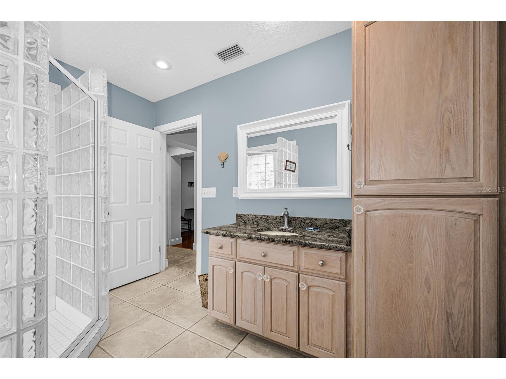 253 Park Circle S Dunedin FL 34698 TB8496788 image22