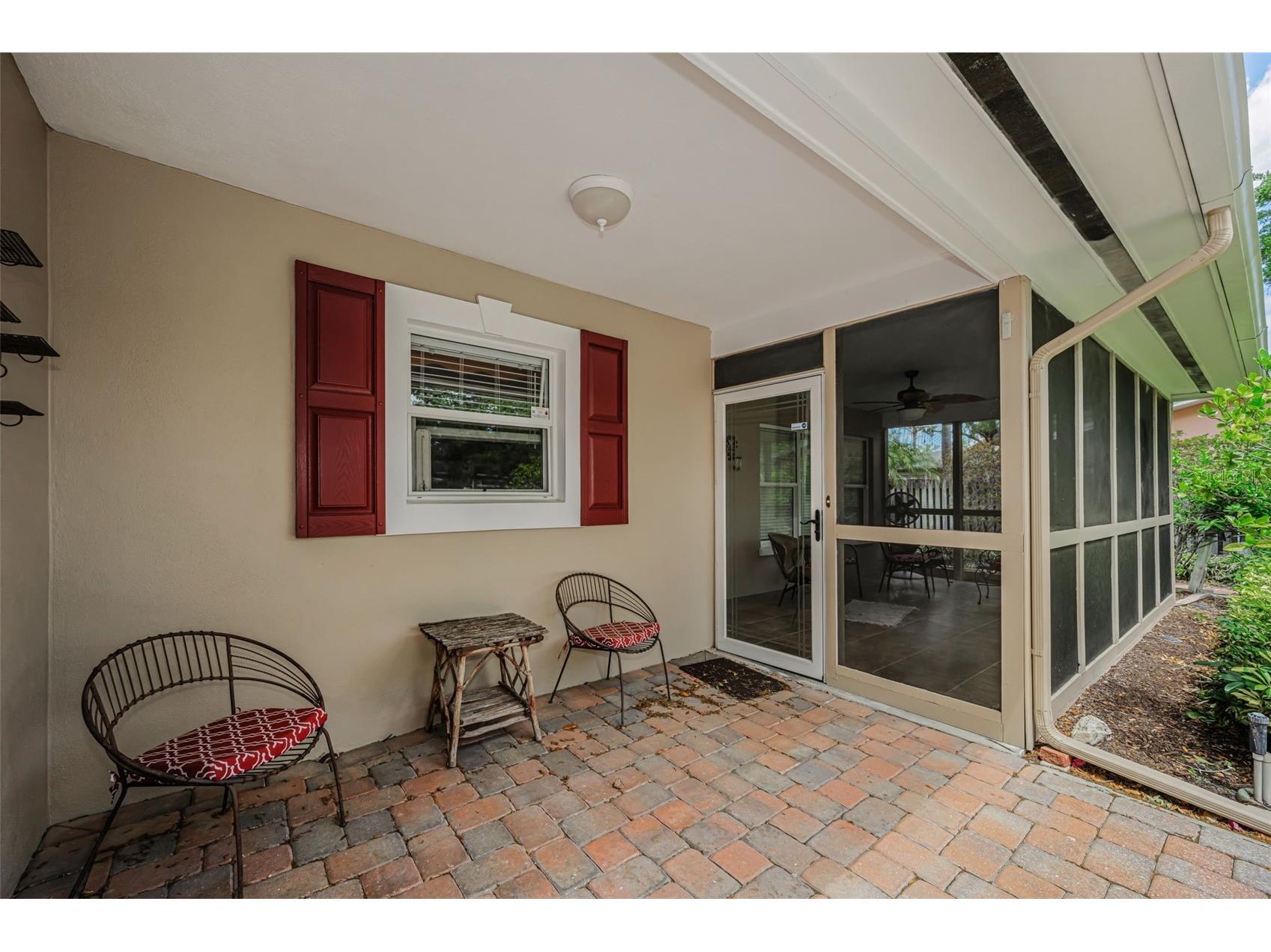 253 Park Circle S Dunedin FL 34698 TB8496788 image4