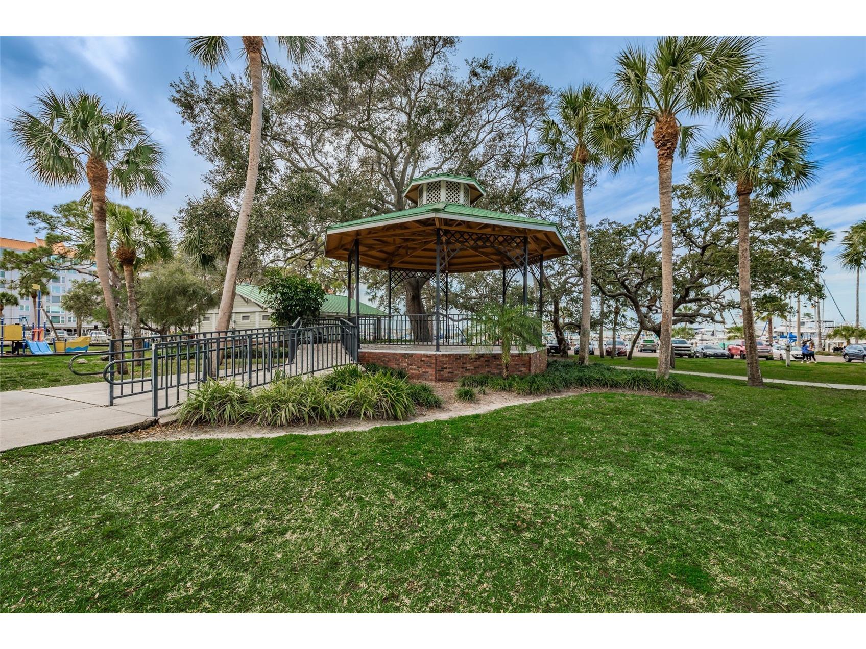 253 Park Circle S Dunedin FL 34698 TB8496788 image57