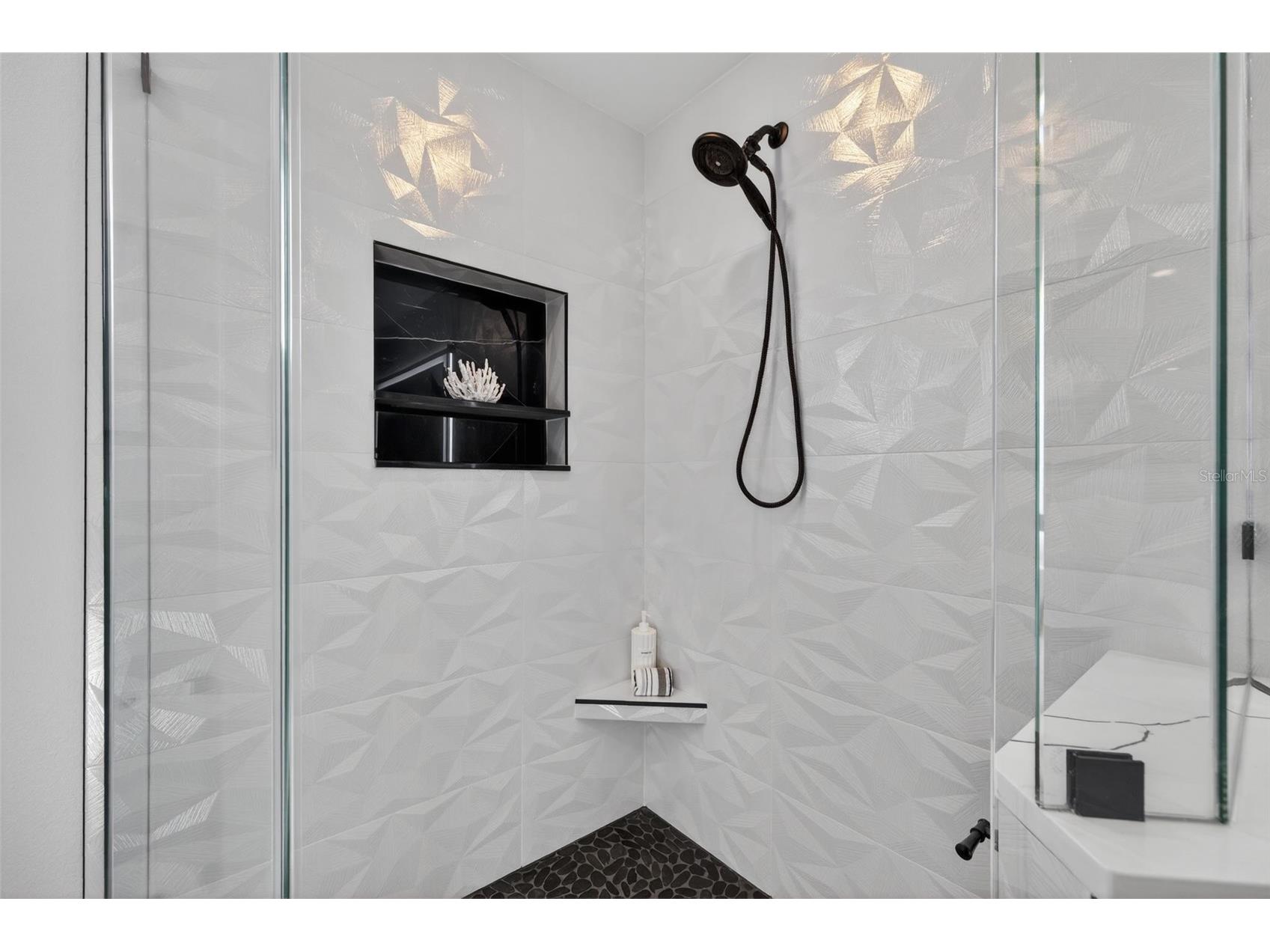 2530 34th Avenue N Saint Petersburg FL 33713 TB8456899 image31