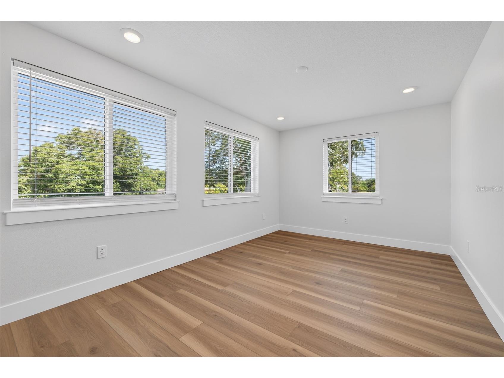 2530 34th Avenue N Saint Petersburg FL 33713 TB8456899 image34