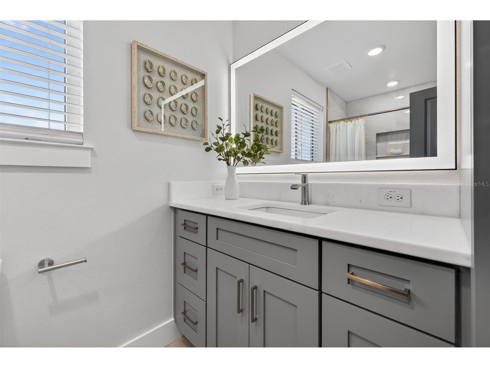 2530 34th Avenue N Saint Petersburg FL 33713 TB8456899 image36