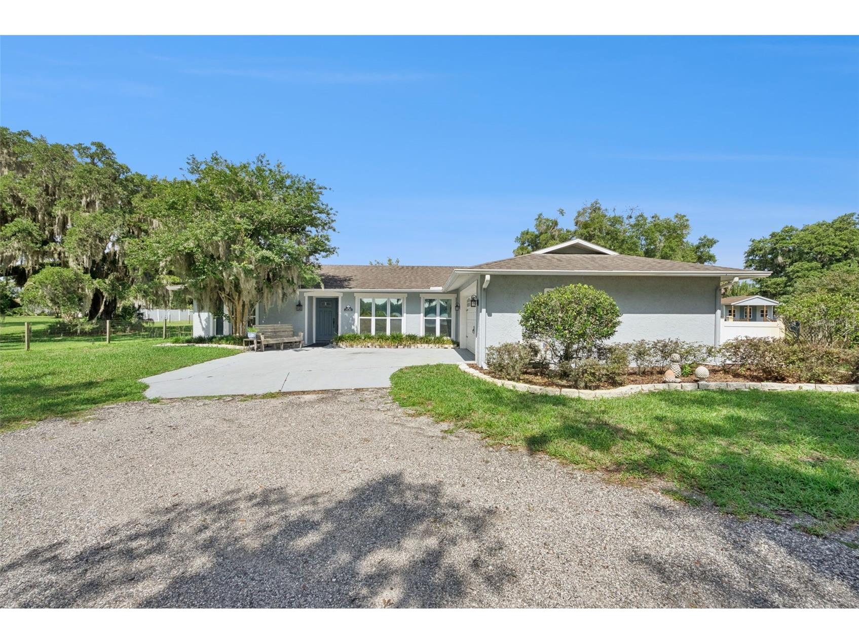 2530 E New York Avenue Deland FL 32724 - LAKE WINNEMISSETT O6411149 image1