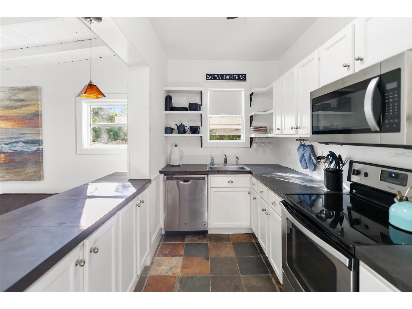 2530 Loma Linda Street Sarasota FL 34239 A4669972 image12