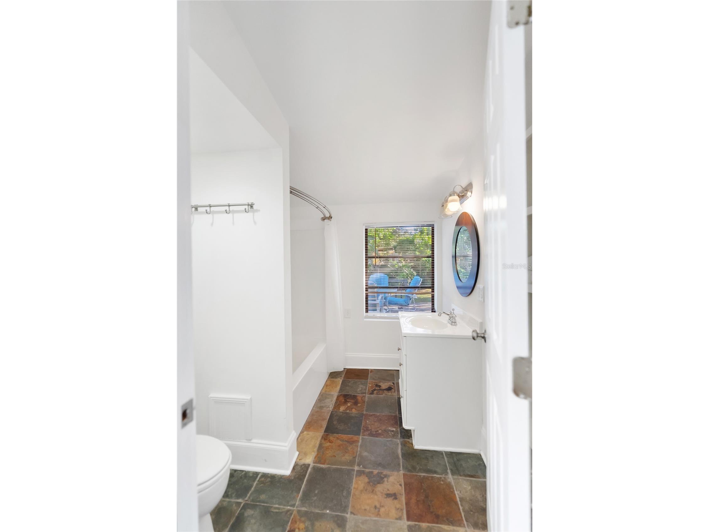 2530 Loma Linda Street Sarasota FL 34239 A4669972 image18