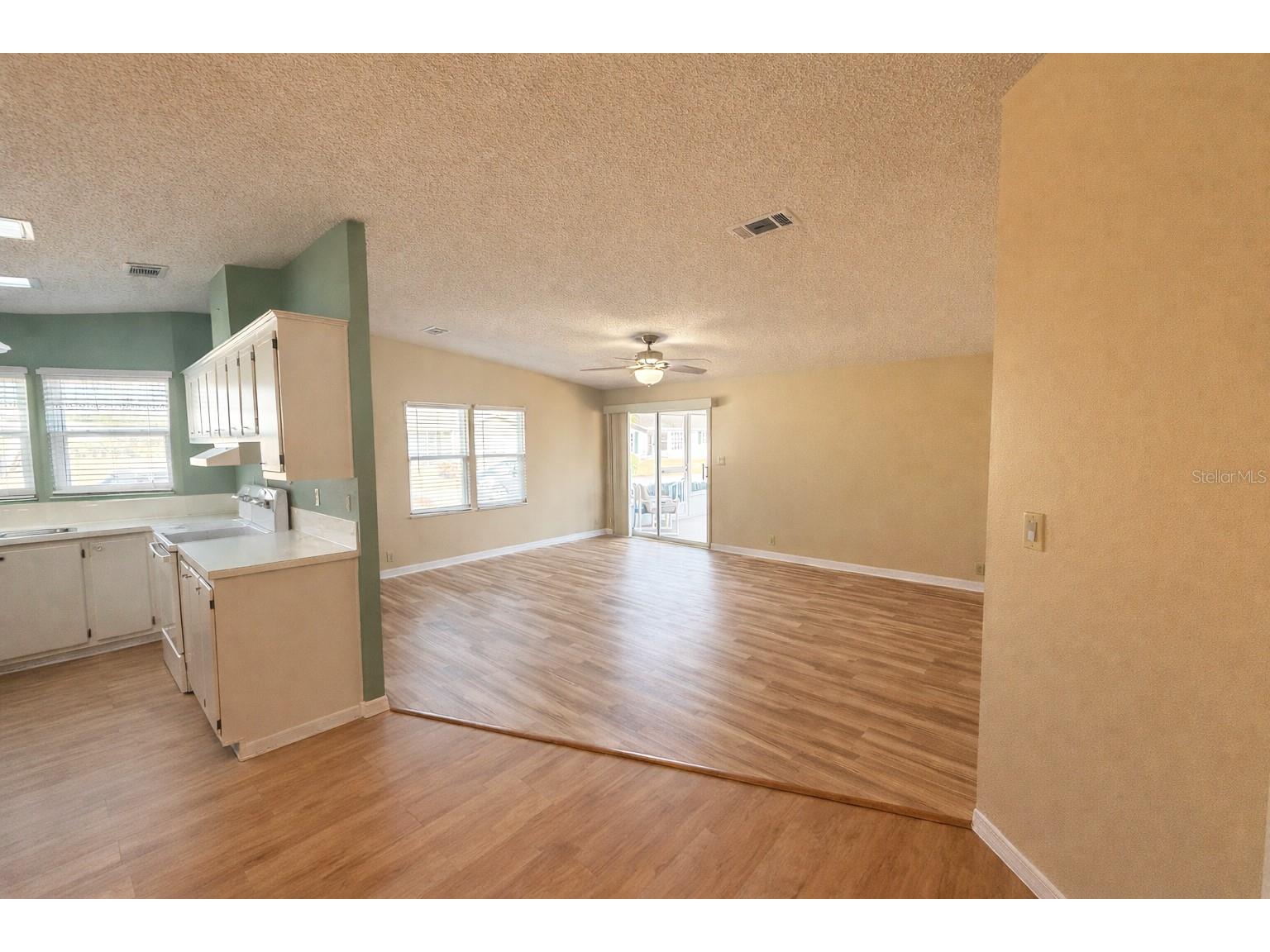 25308 Casa Del Lago Lane Leesburg FL 34748 G5107740 image5