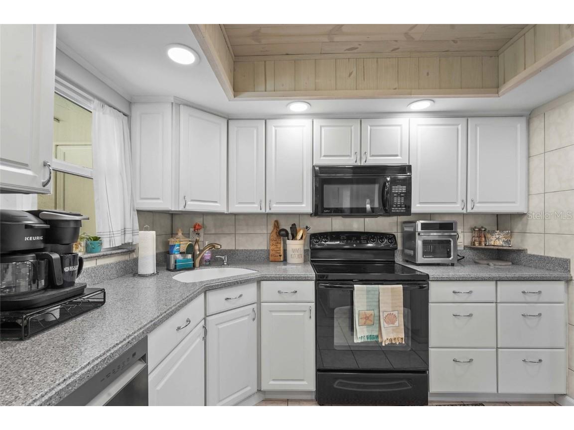 2531 Riverbluff Parkway #V181 Sarasota FL 34231 A4673298 image10