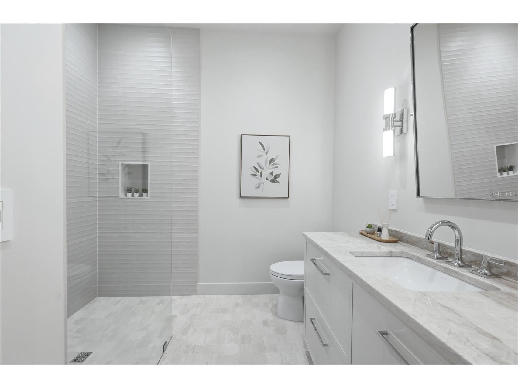 2531 Wisteria Street Sarasota FL 34239 A4694903 image27