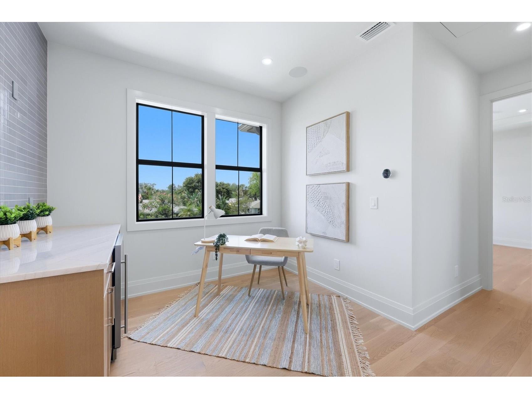 2531 Wisteria Street Sarasota FL 34239 A4694903 image32