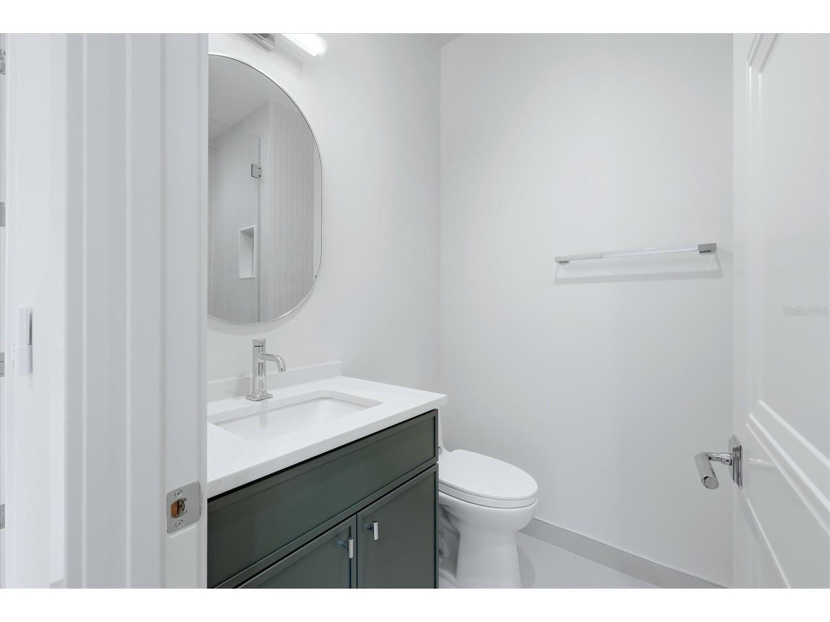 2531 Wisteria Street Sarasota FL 34239 A4694903 image35