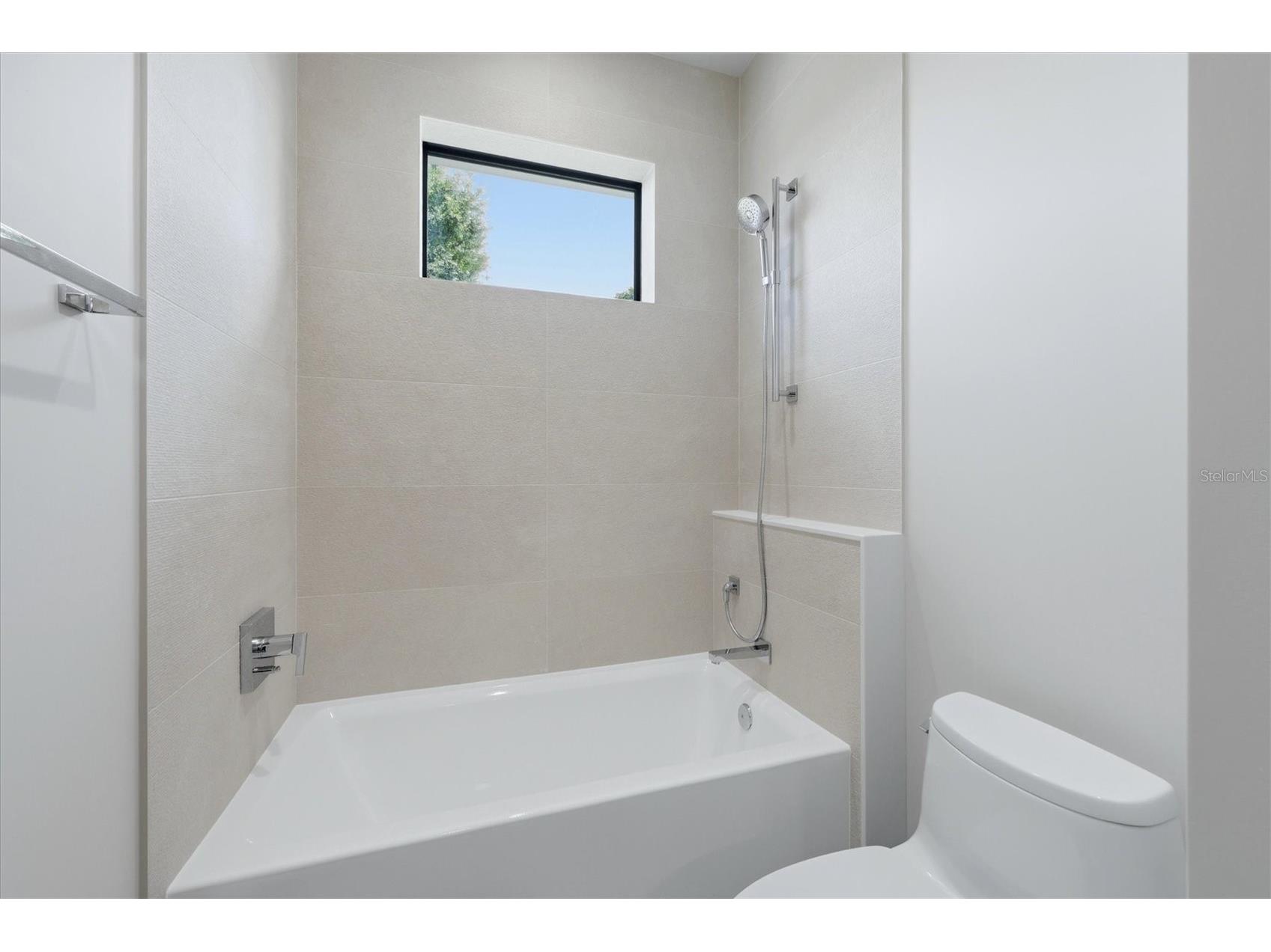 2531 Wisteria Street Sarasota FL 34239 A4694903 image42