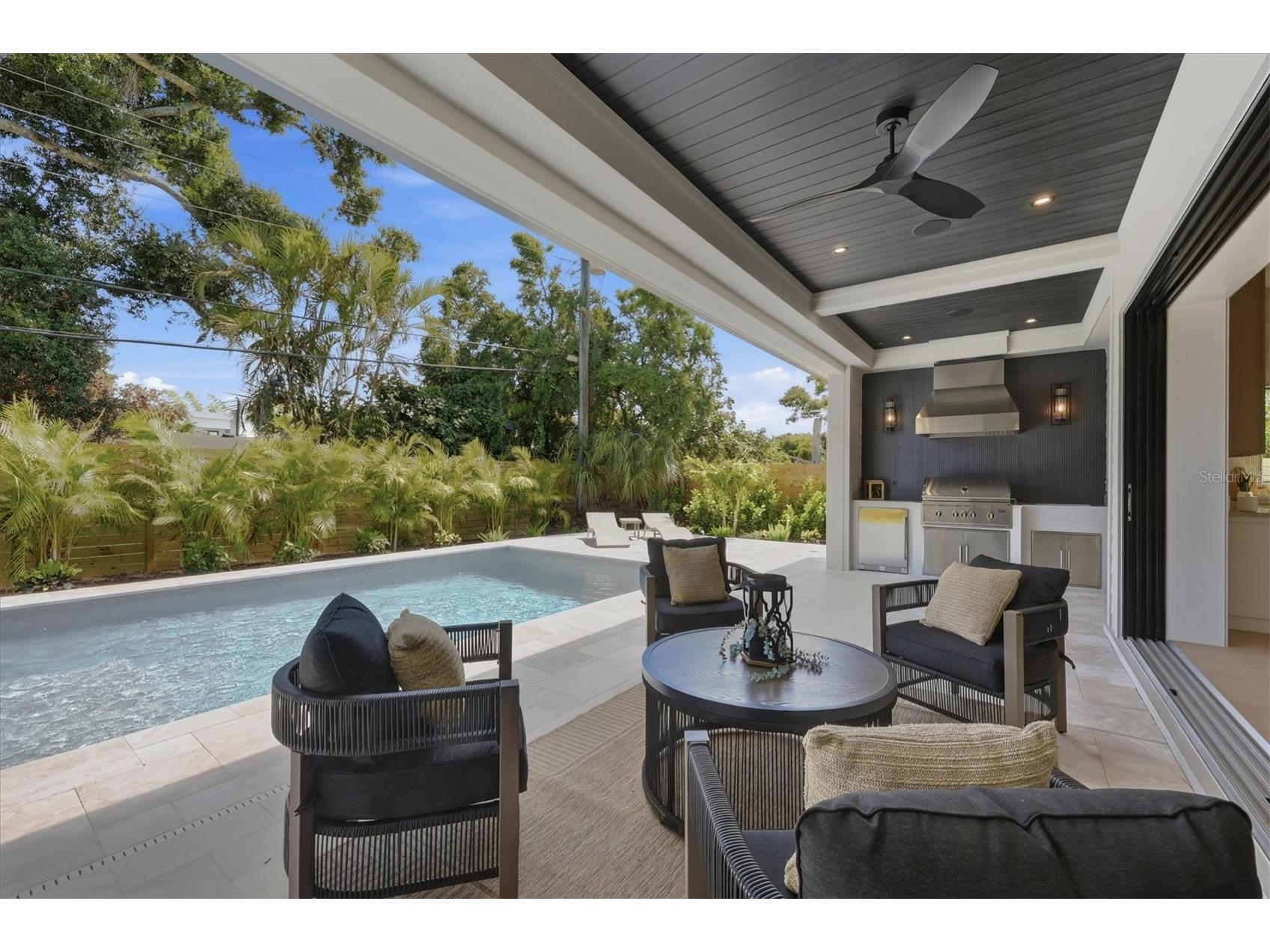2531 Wisteria Street Sarasota FL 34239 A4694903 image43