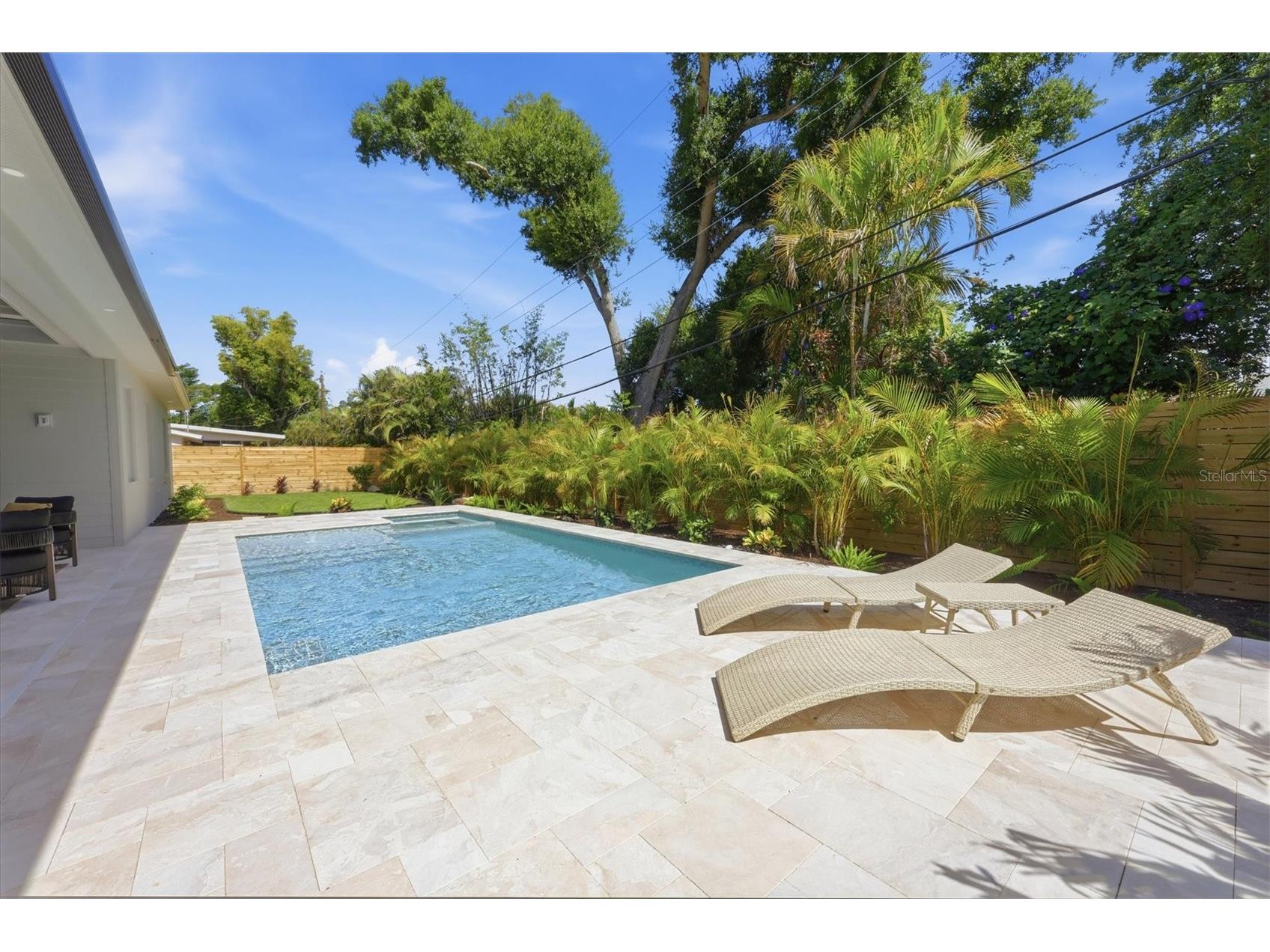2531 Wisteria Street Sarasota FL 34239 A4694903 image50