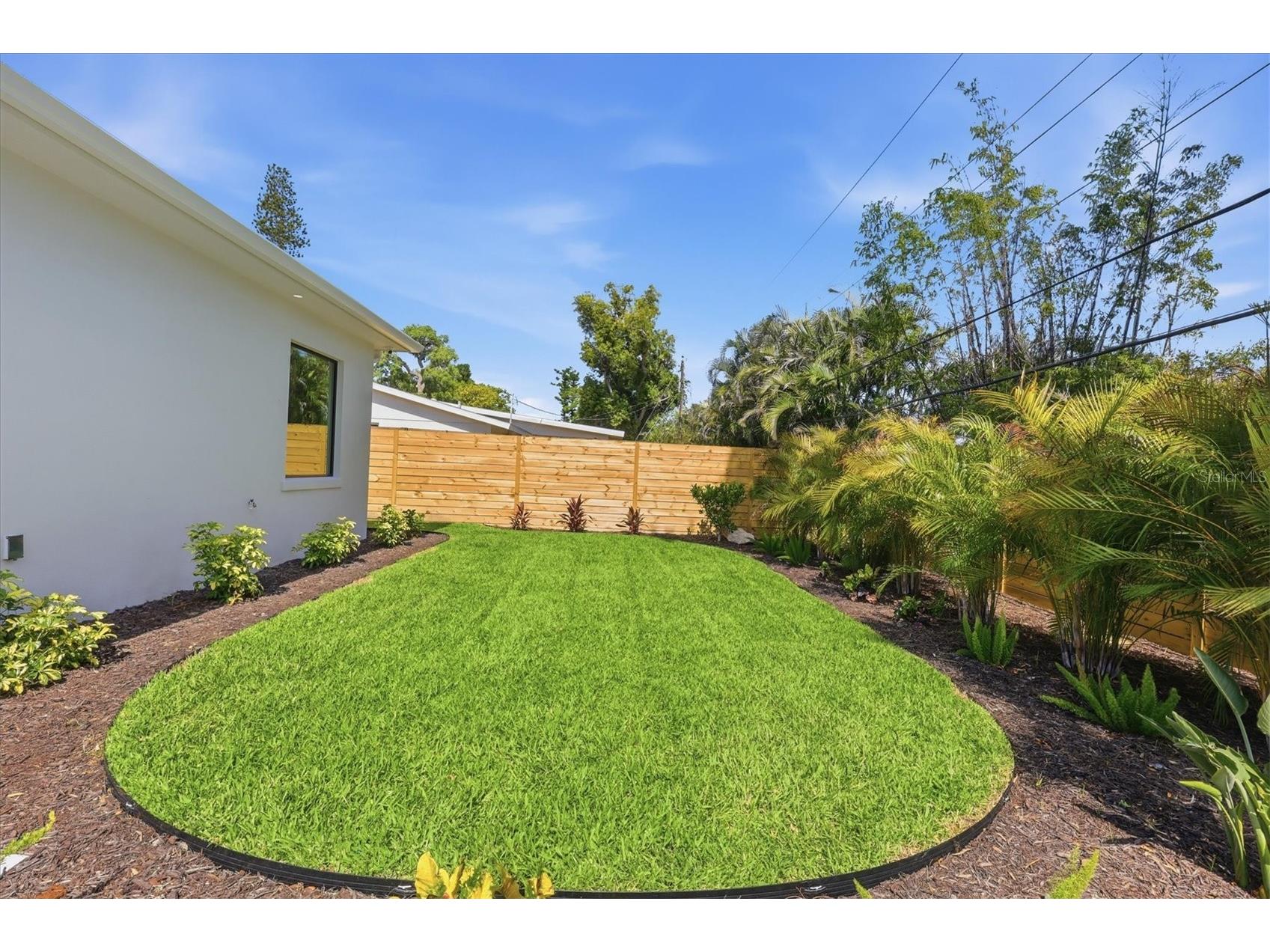 2531 Wisteria Street Sarasota FL 34239 A4694903 image52