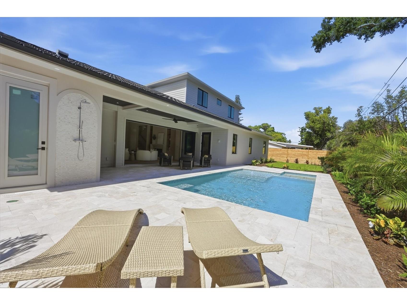 2531 Wisteria Street Sarasota FL 34239 A4694903 image54