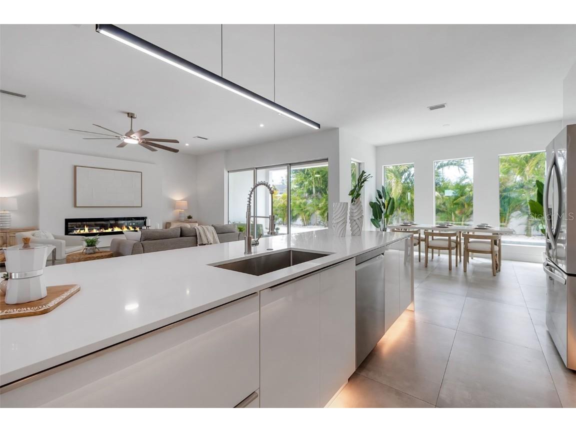 2532 Fruit Tree Drive Sarasota FL 34239 A4662213 image12