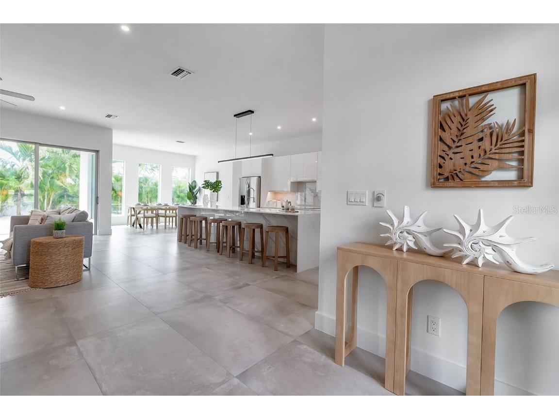 2532 Fruit Tree Drive Sarasota FL 34239 A4662213 image4