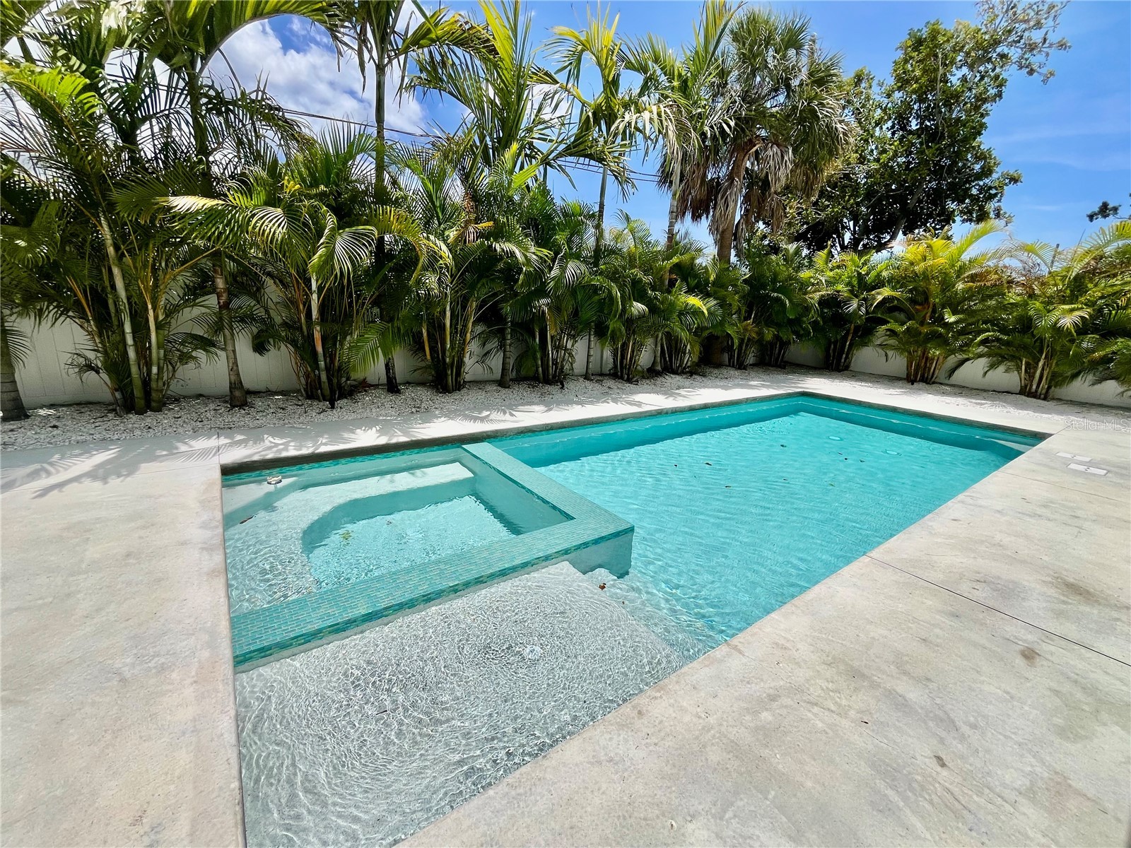 2532 Fruit Tree Drive Sarasota FL 34239 A4692314 image10