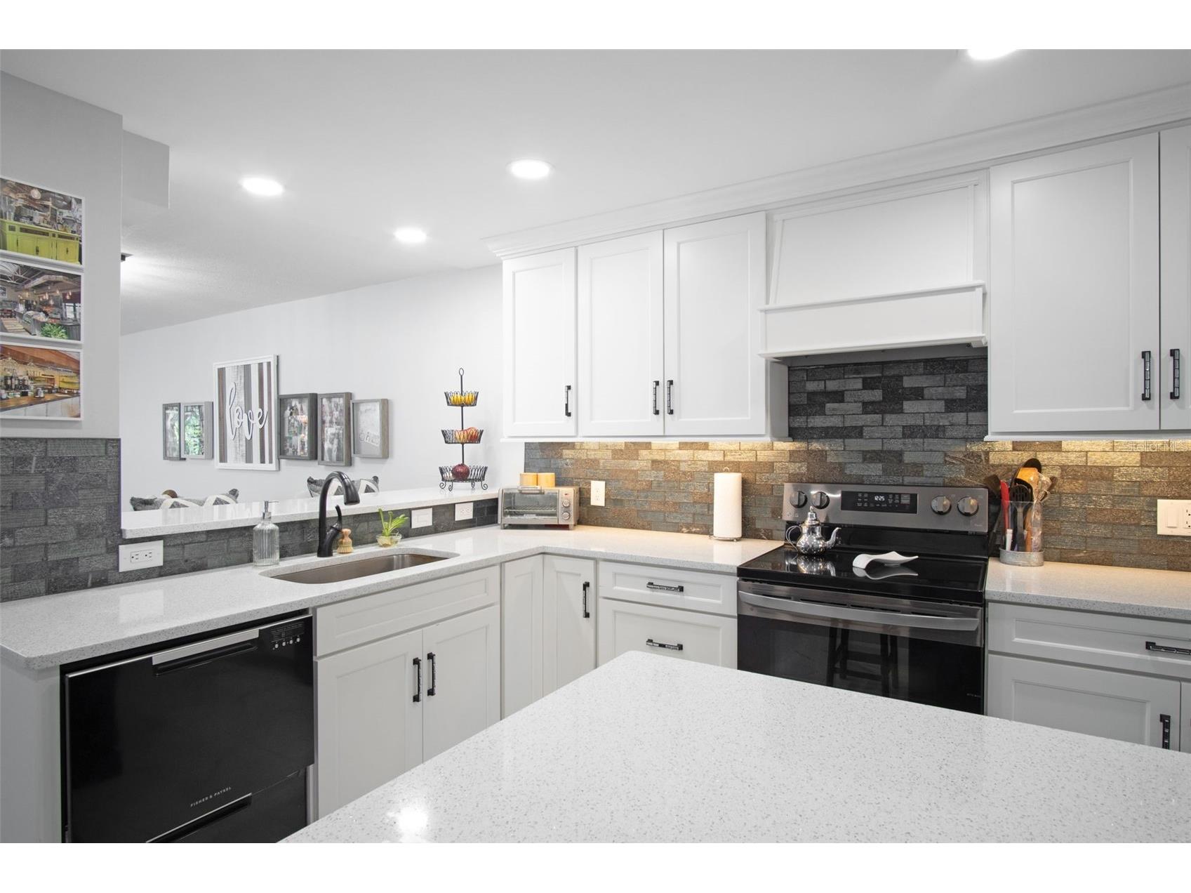 2533 Dolly Bay Drive #203 Palm Harbor FL 34684 - LAKE TARPON TB8386582 image10