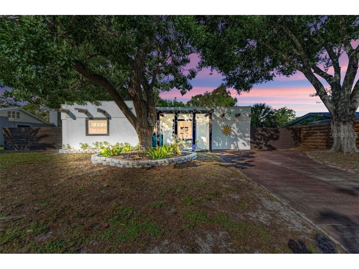 2533 E Milmar Drive Sarasota FL 34237 N6129117 image1