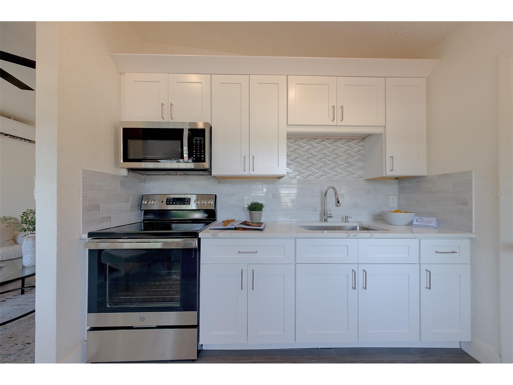 2534 Irving Avenue S Saint Petersburg FL 33712 TB8511047 image2