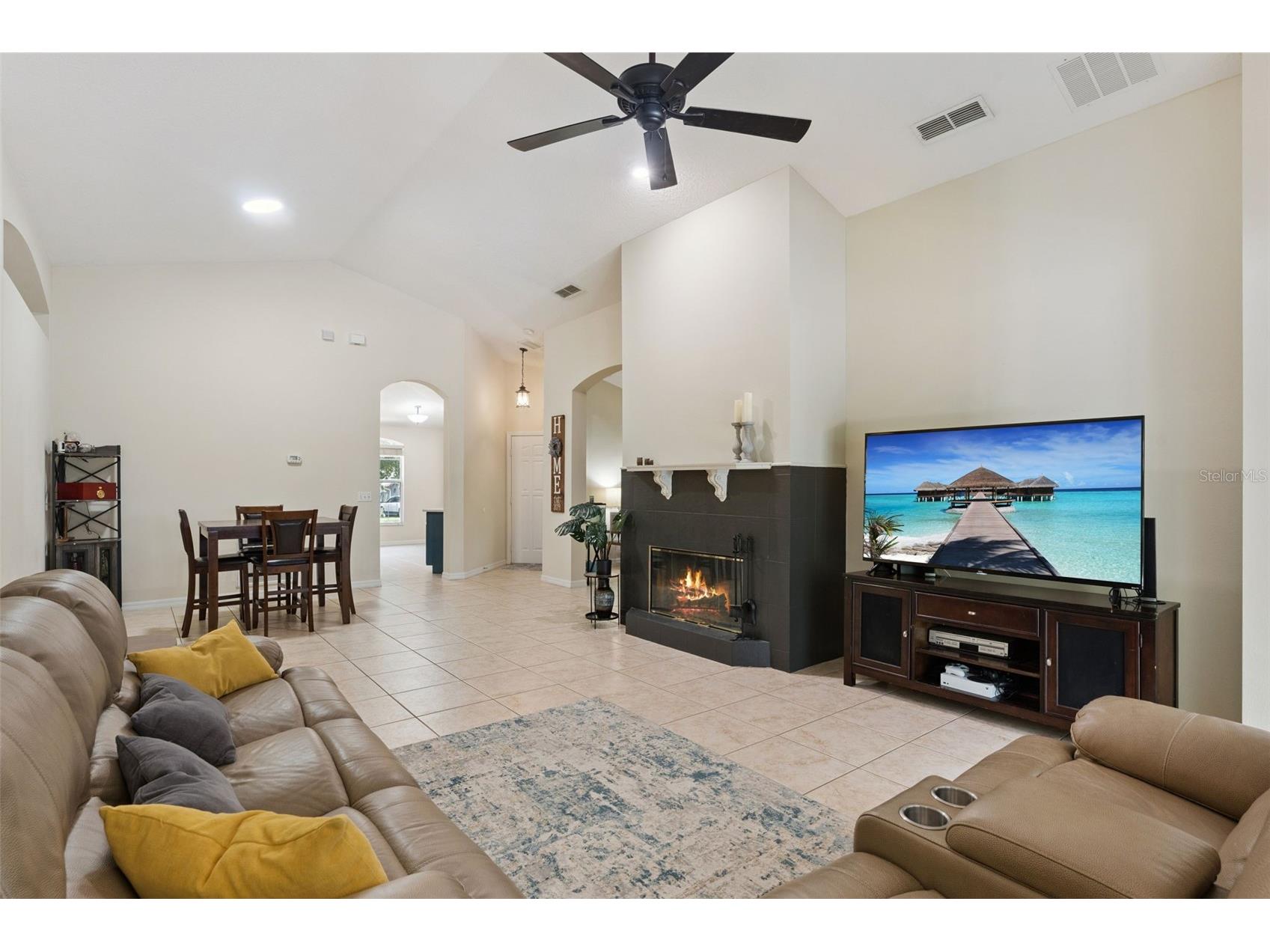 2535 E Lake Drive Deland FL 32724 - LAKE DAYTONA V4950116 image4