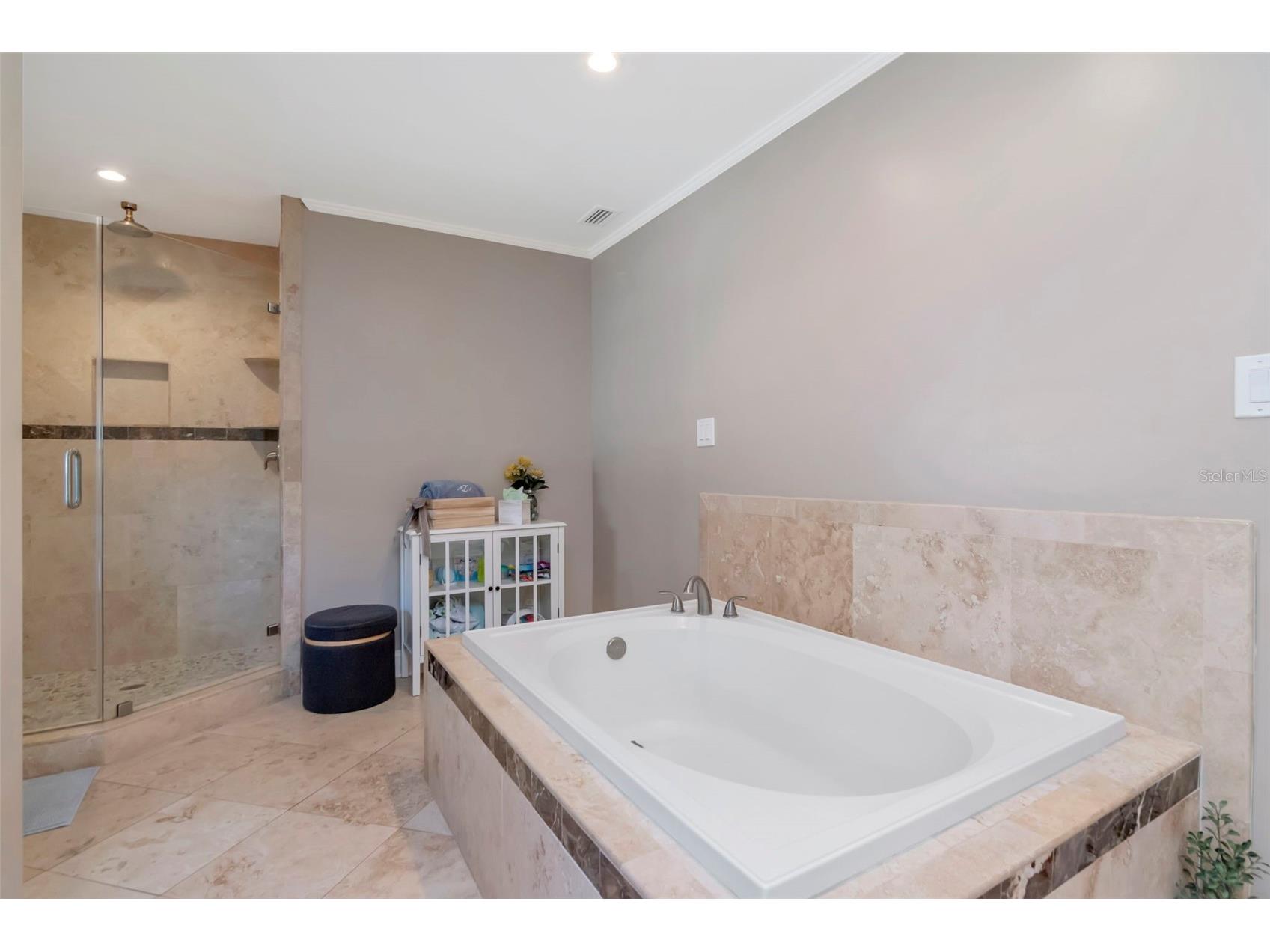 2535 Lake Ellen Drive Tampa FL 33618 TB8480296 image25