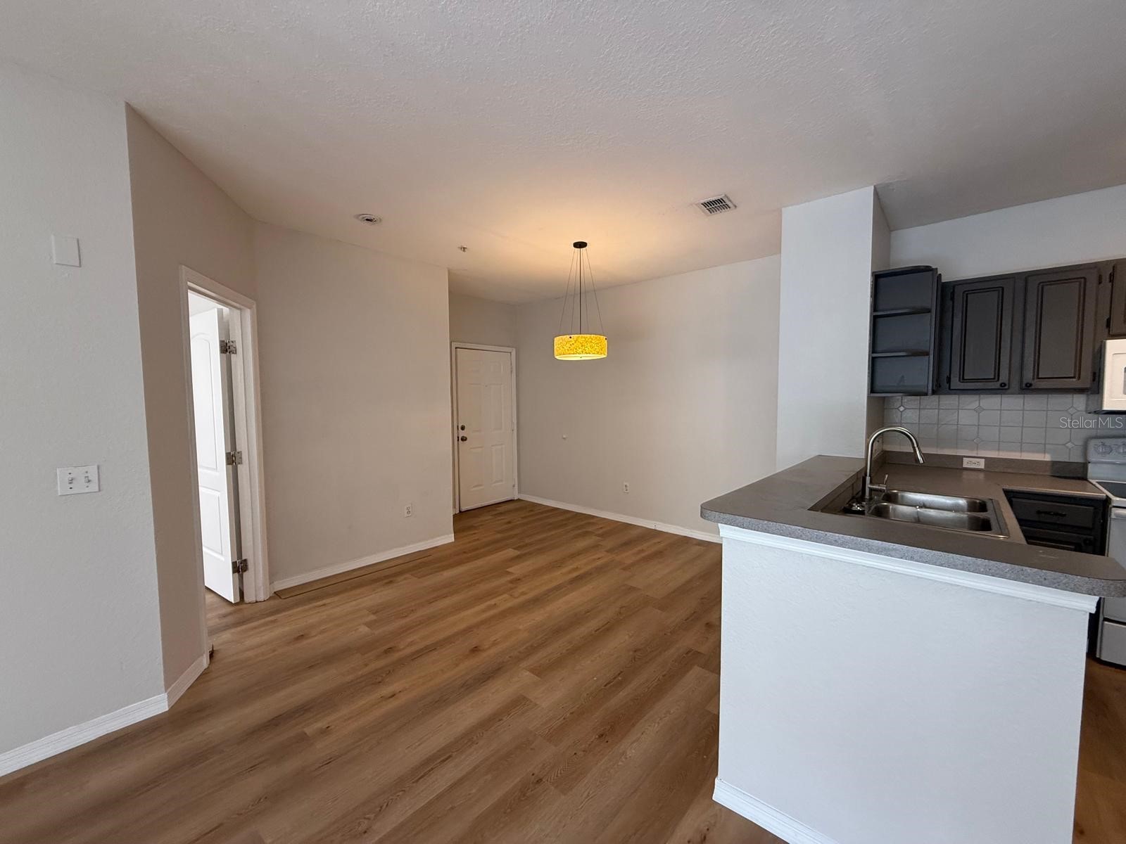 2537 Maitland Crossing Way #12-201 Orlando FL 32810 O6407276 image4