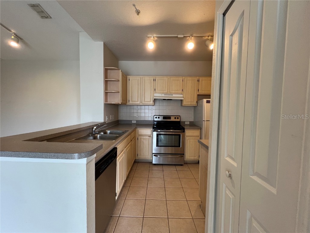 2537 Maitland Crossing Way #308 Orlando FL 32810 O6347422 image6