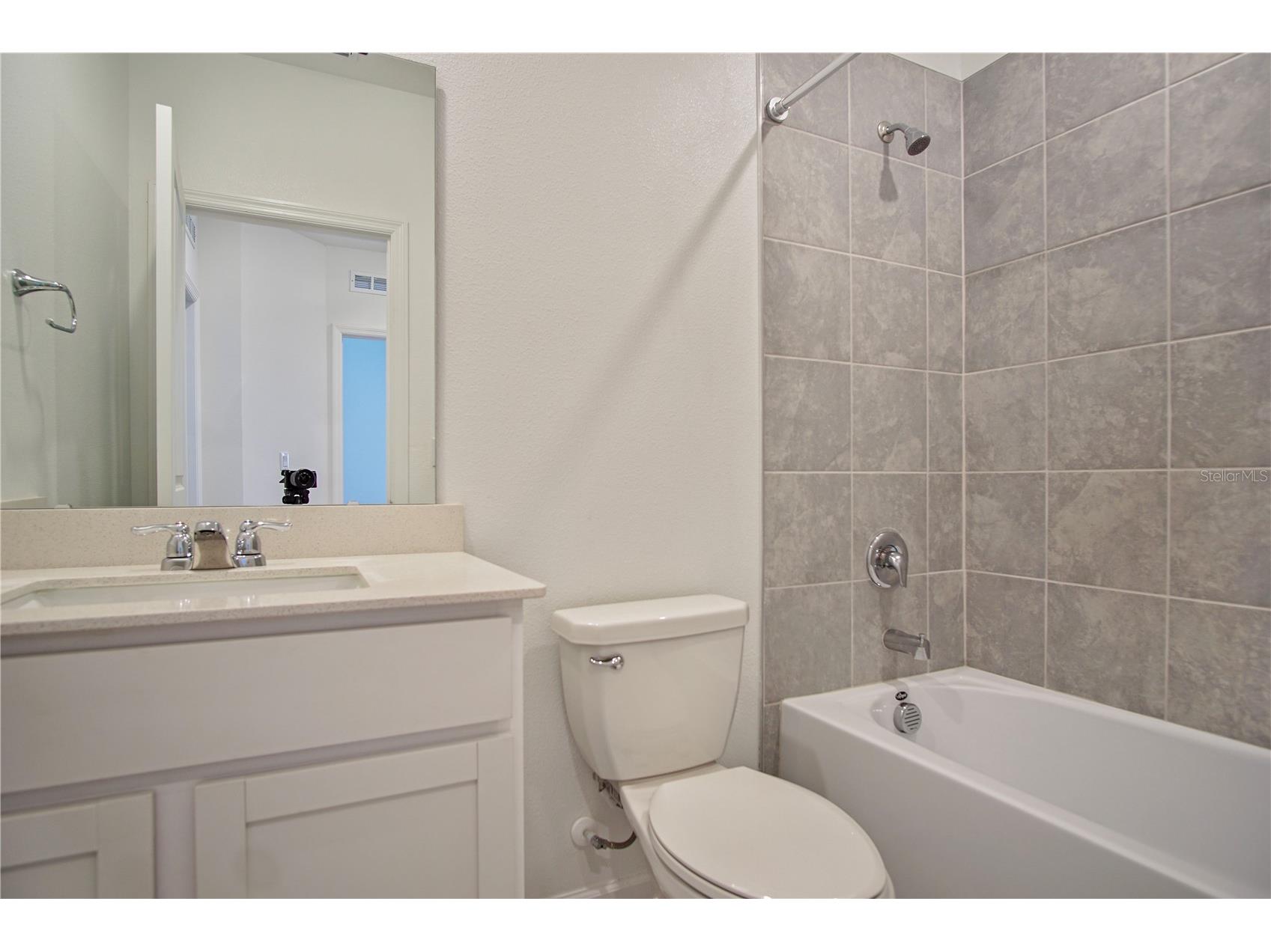 2537 Skyline Loop Kissimmee FL 34758 P4938664 image22