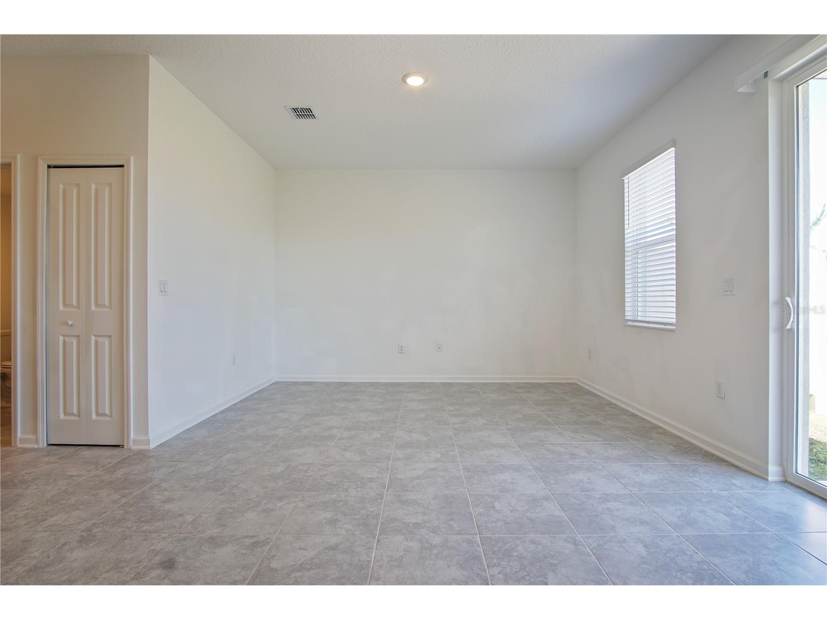 2537 Skyline Loop Kissimmee FL 34758 P4938664 image9