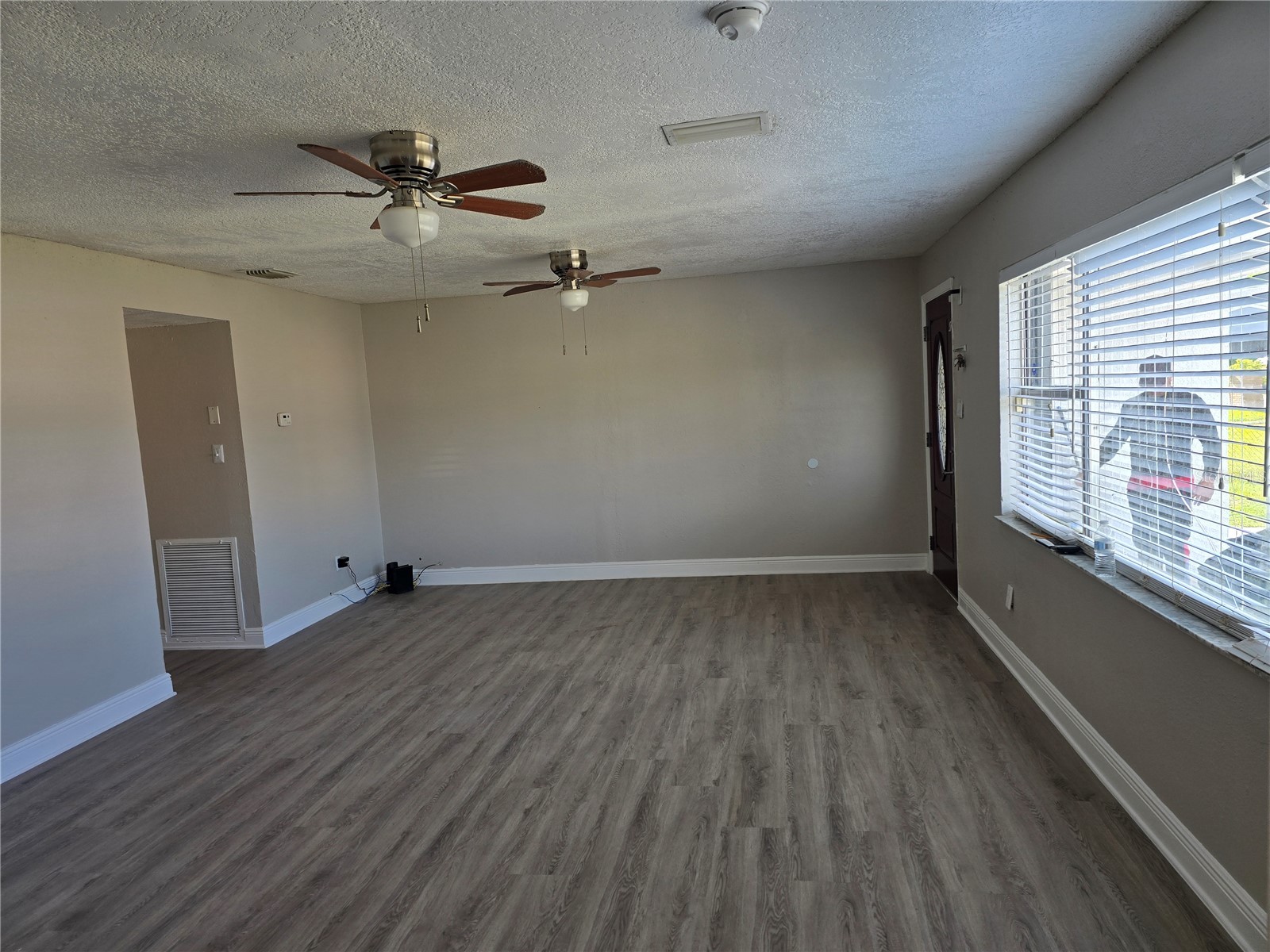 2538 W Hiawatha Street Tampa FL 33614 TB8492721 image3