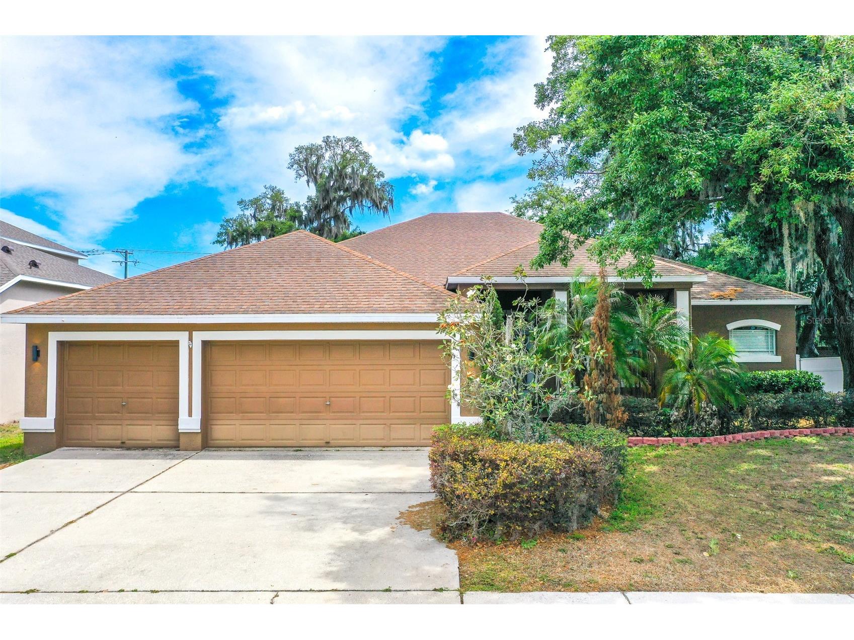2539 Centennial Falcon Drive Valrico FL 33596 L4961355 image1