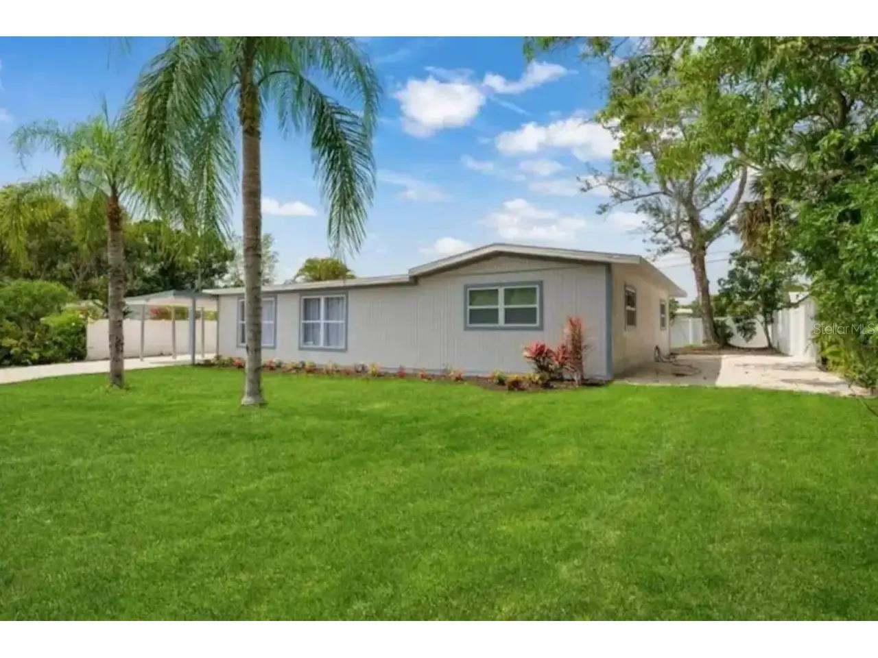 2539 Trinidad Street Sarasota FL 34231 A4685739 image2