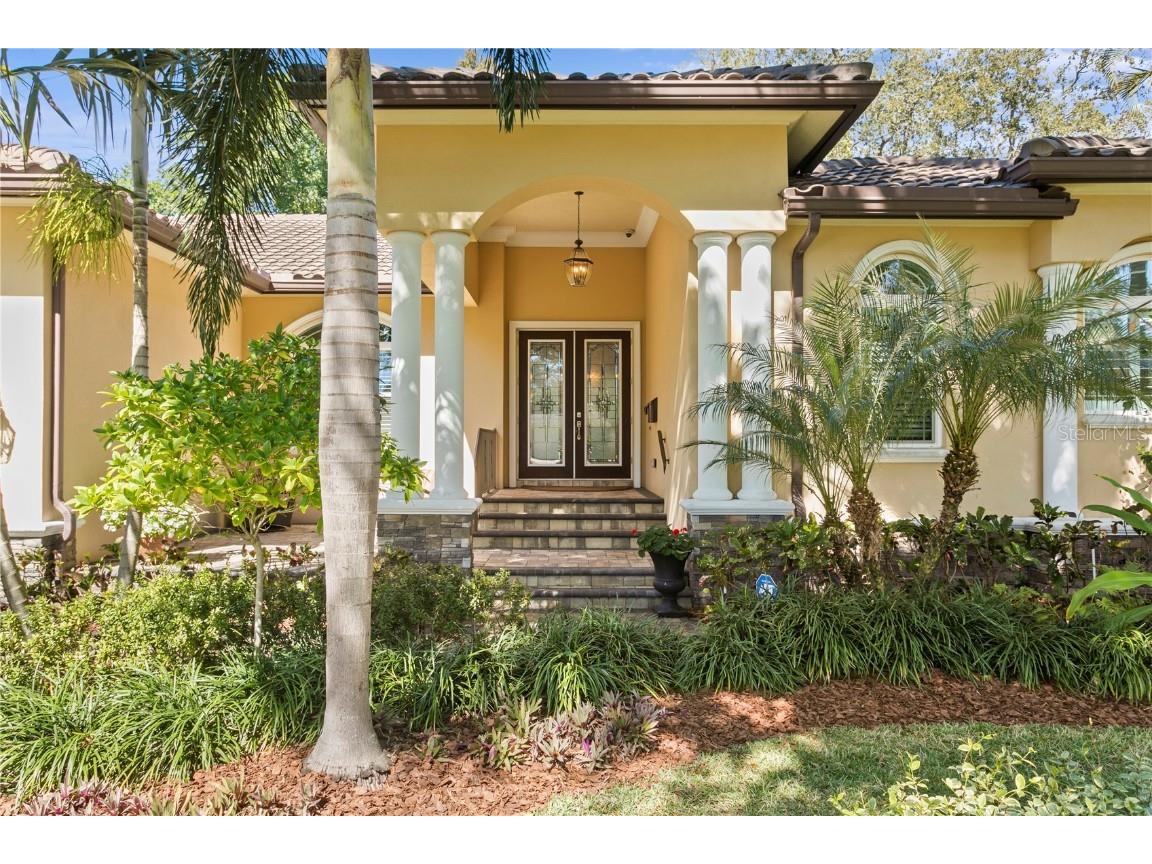254 Catalan Boulevard NE Saint Petersburg FL 33704 U8191042 image1