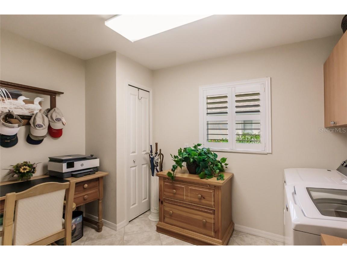 254 Rotonda Boulevard E Rotonda West FL 33947 D6145136 image16