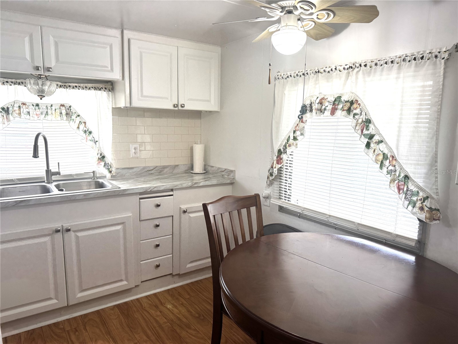 254 Southwinds Drive Sarasota FL 34231 A4688832 image8
