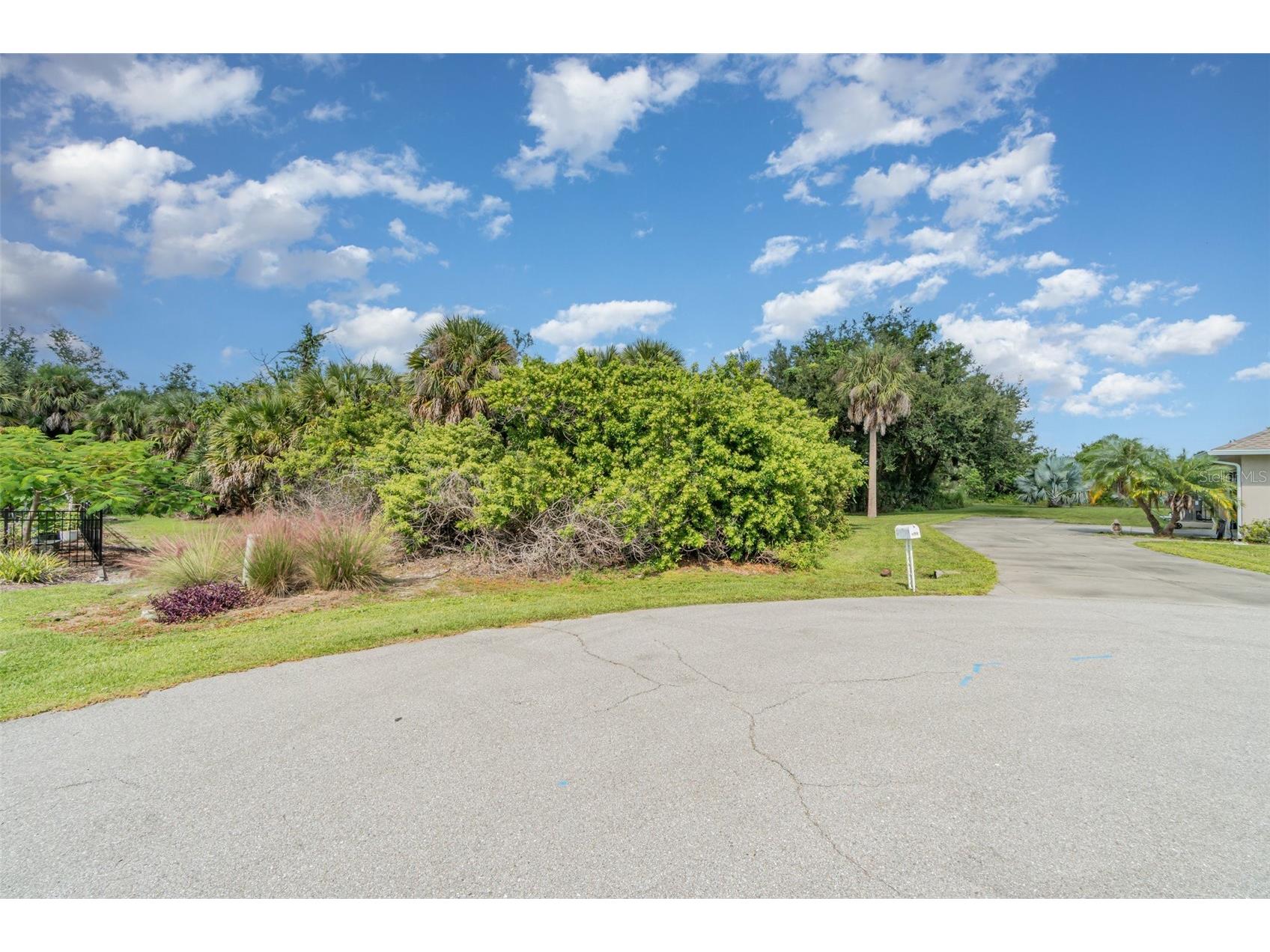 254 Spring Drive Rotonda West FL 33947 V4945432 image4