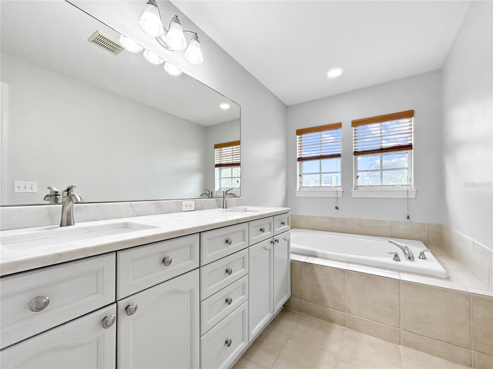 254 Valencia Circle Saint Petersburg FL 33716 O6382431 image24