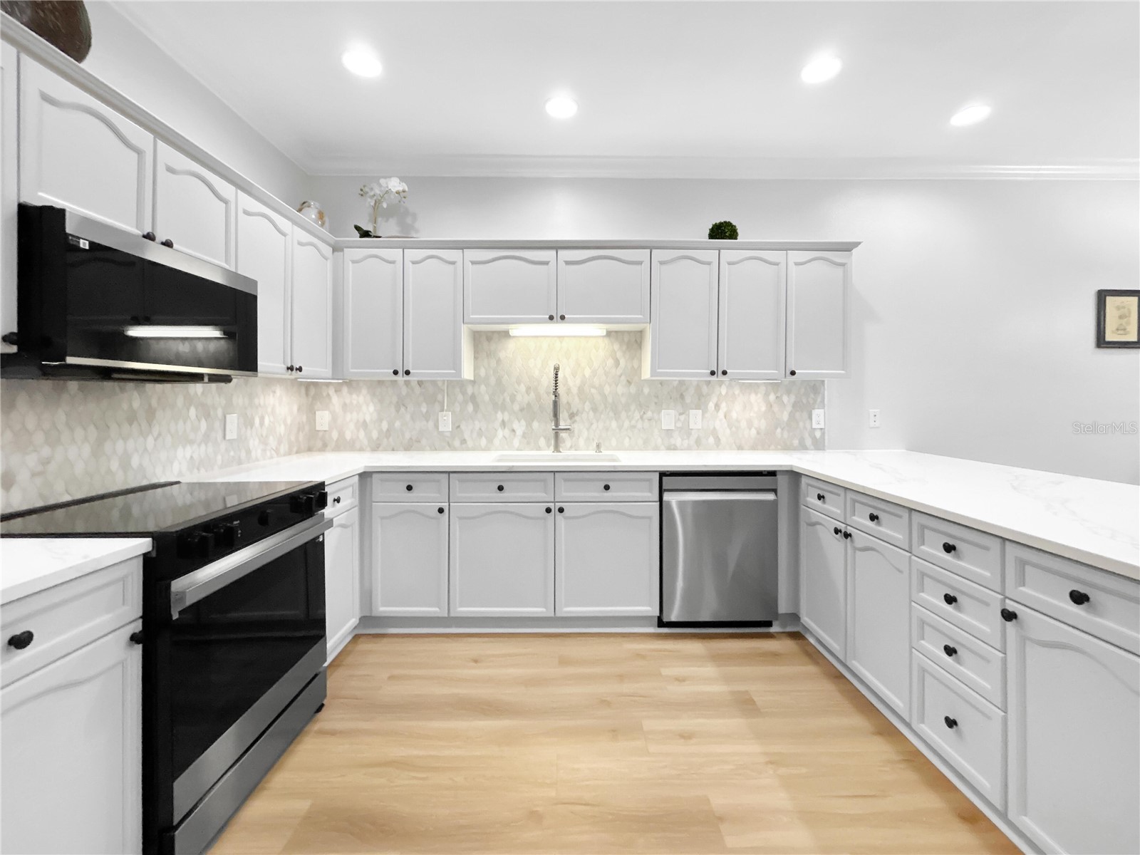 254 Valencia Circle Saint Petersburg FL 33716 O6382431 image8