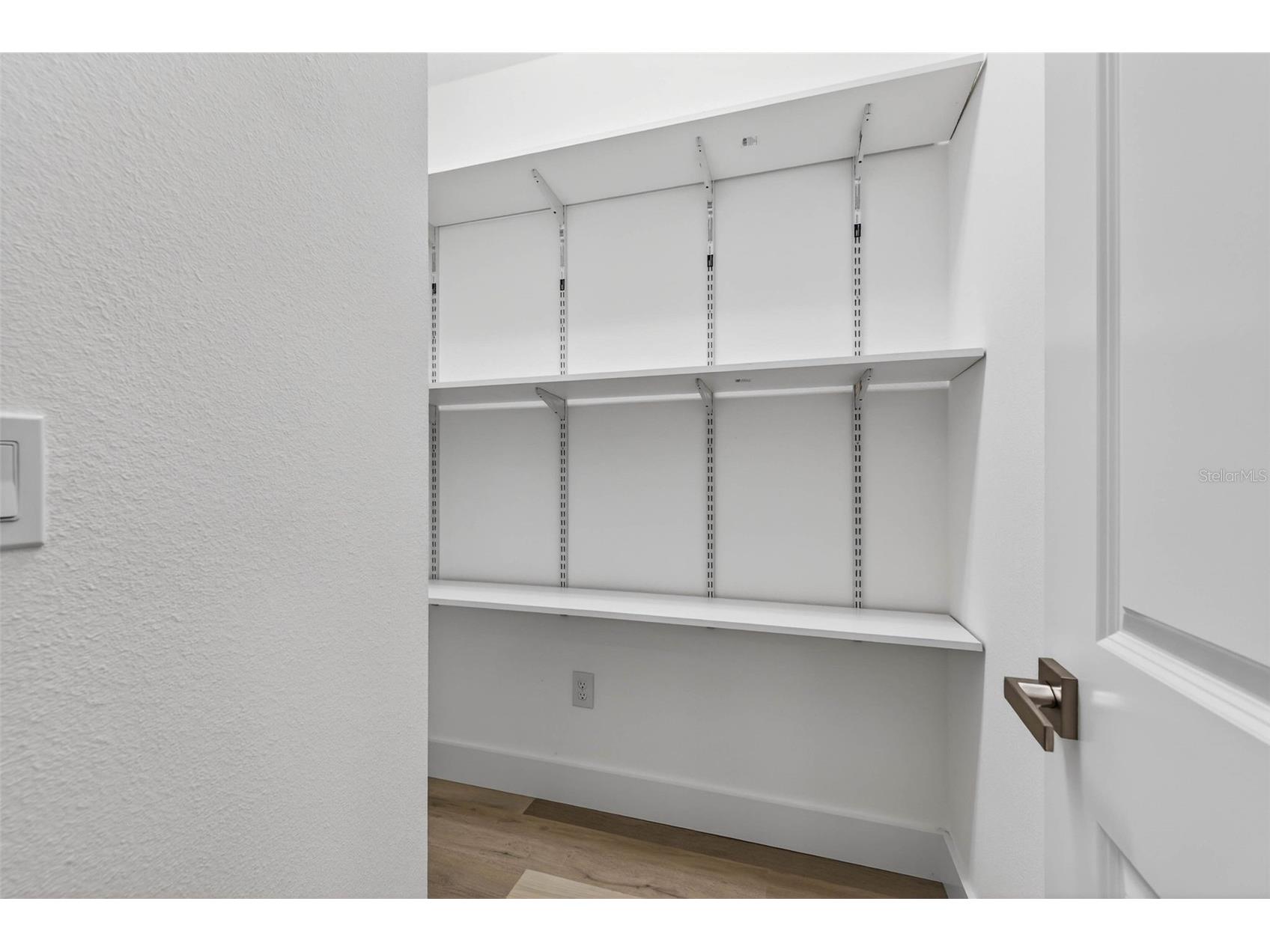 2540 34th Avenue N Saint Petersburg FL 33713 TB8455104 image17