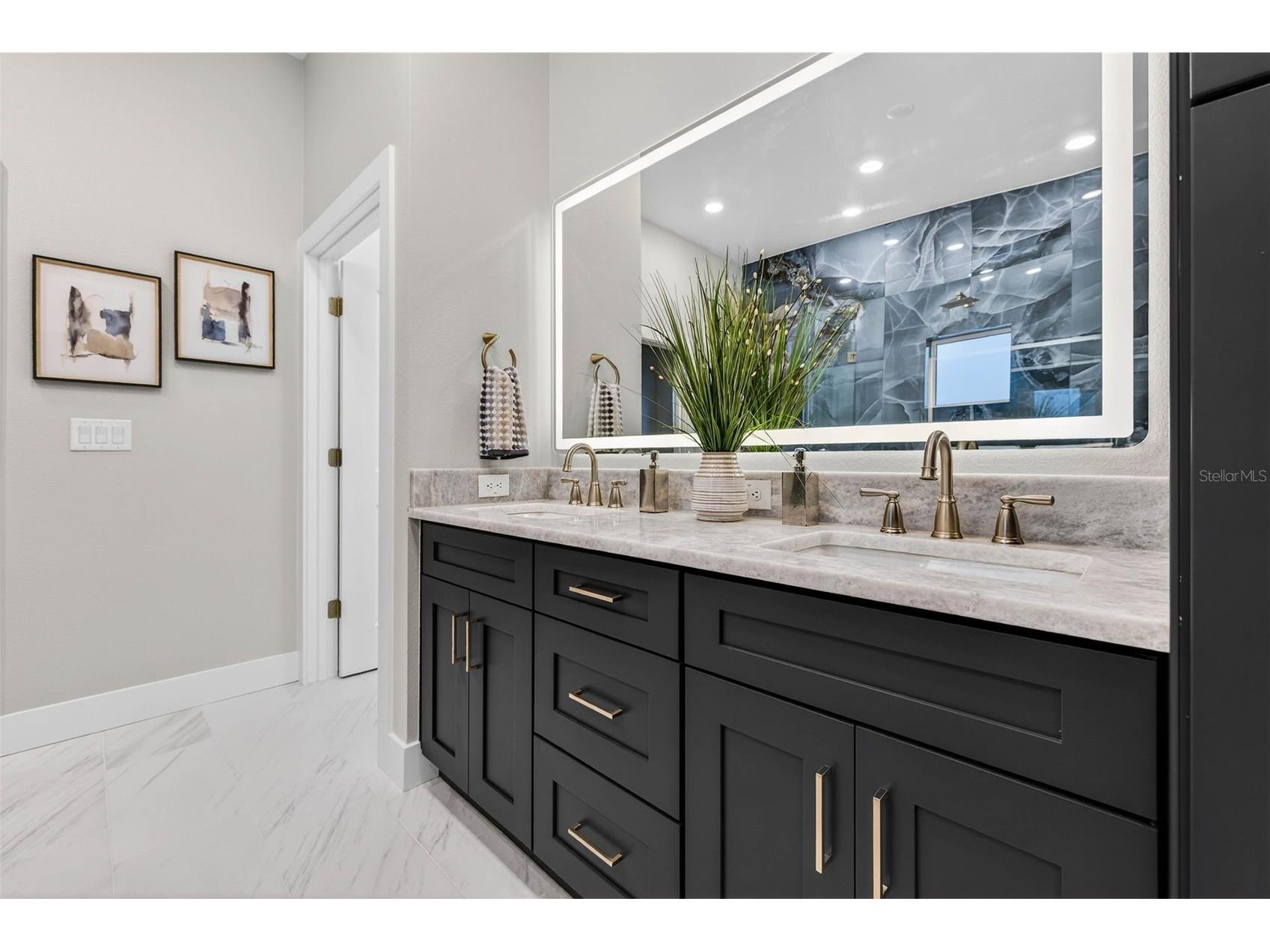 2540 34th Avenue N Saint Petersburg FL 33713 TB8455104 image25