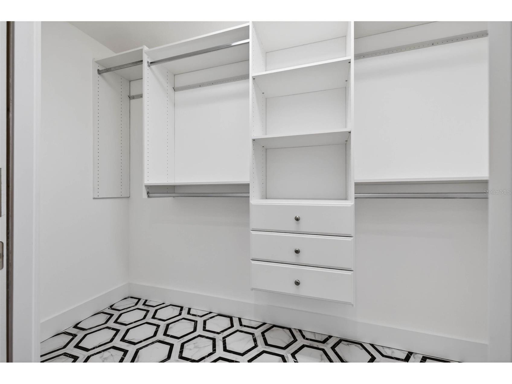 2540 34th Avenue N Saint Petersburg FL 33713 TB8455104 image33