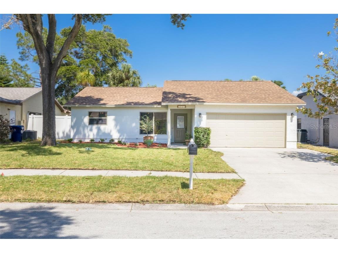 2540 Gulfbreeze Circle Palm Harbor FL 34683 U8242181 image1