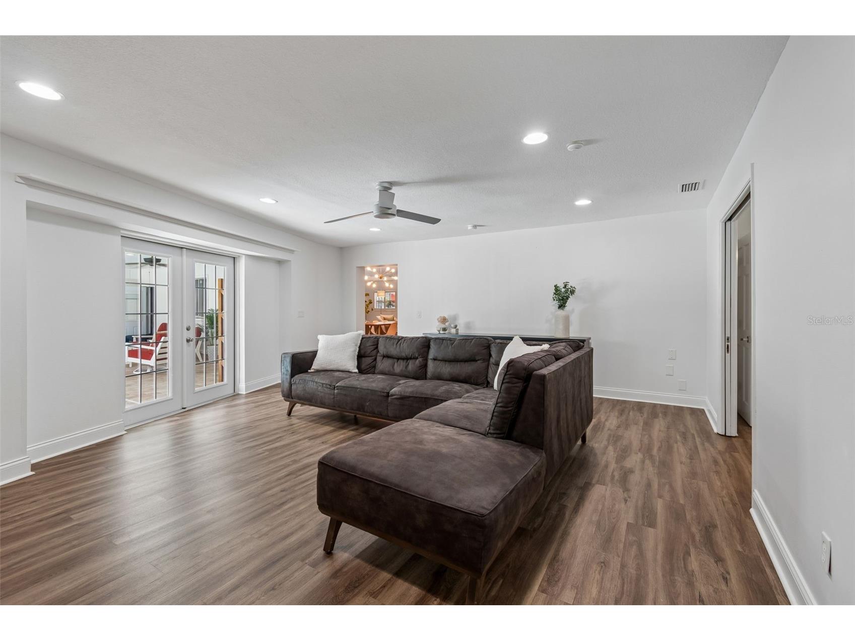2540 Lake Ellen Circle Tampa FL 33618 TB8501087 image14