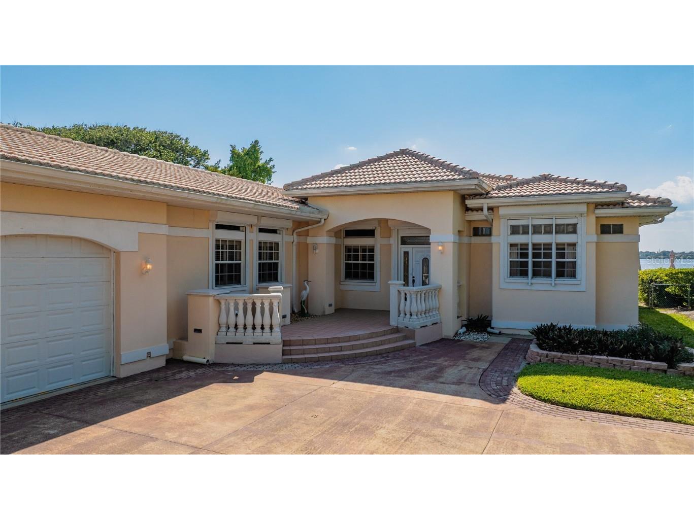 2542 S Peninsula Drive Daytona Beach FL 32118 - HALIFAX V4942124 image1