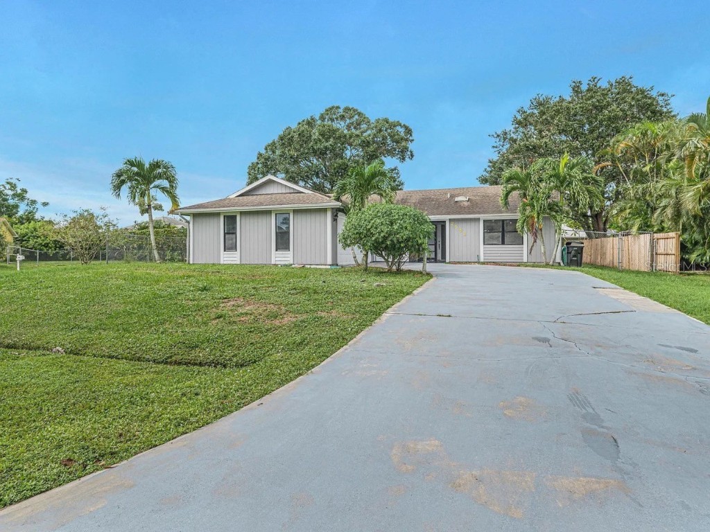 2542 SW Hinchman Street Port Saint Lucie FL 34984 C7479630 image1